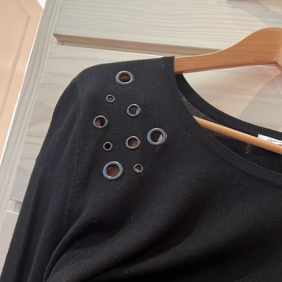Reitmans black sweater - Picture 5 of 5